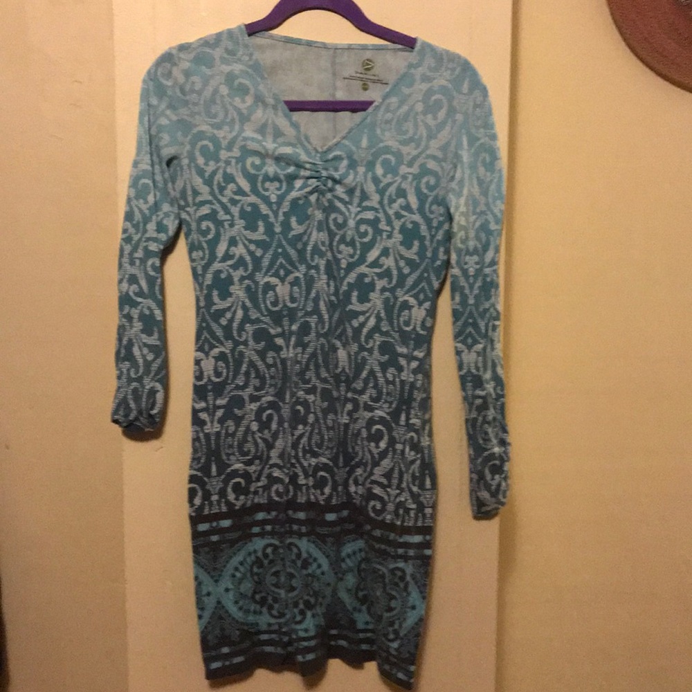 Dakini long sleeve blue spandex patterned dress.
